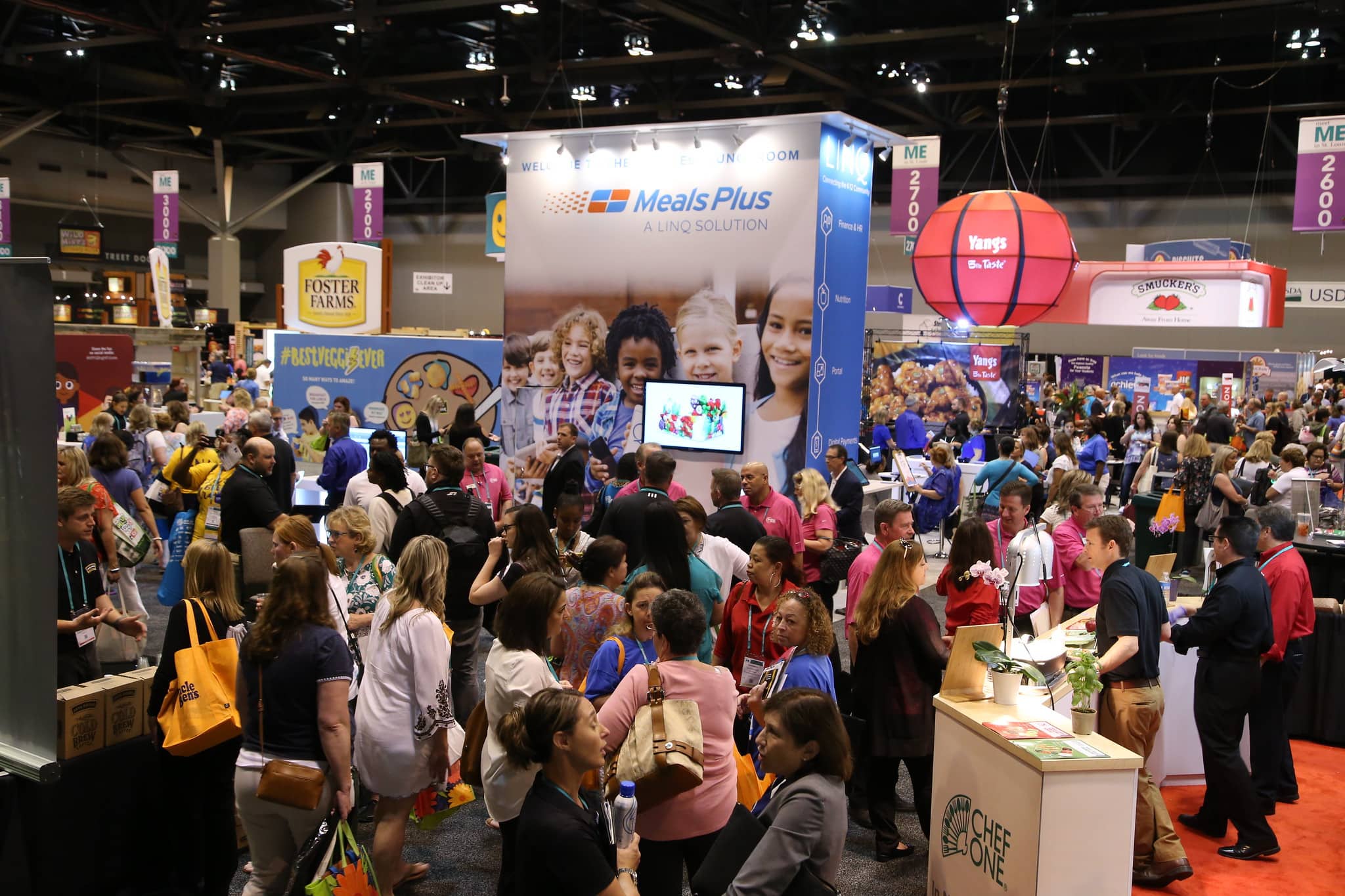 Exhibit Hall People ANC Exhibit Hall Large Crowd